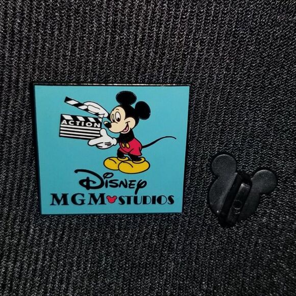 Disney World Pin MGM Studios Mickey Clapboard Heart Retired Defunct WDW 96 2002 - Picture 1 of 6